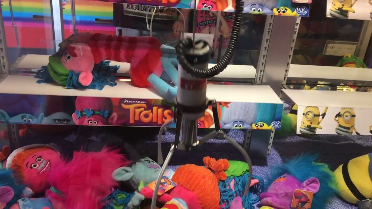 EX1 Claw Machine at Sunnysands Caravan Park Barmouth 2018