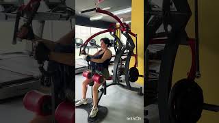 Build yor back 💪#backworkout #backday #lats #shorts #latpulldowns #rows #strongback