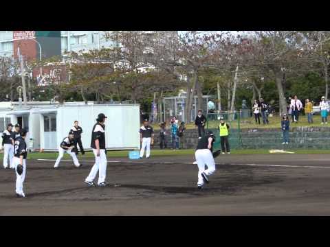 2014/02/01；ﾌｧｲﾀｰｽﾞ沖縄ｷｬﾝﾌﾟ初日の投手陣の守備練習