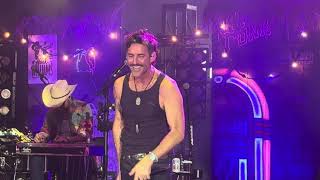 JAKE OWEN SINGS I WAS JACK (YOU WERE DIANE) LIVE IN FLORIDA #sfrose #jakeowen #countrymusic #fyp 
