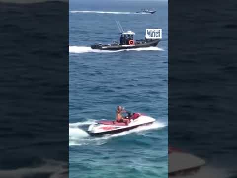 Le Roi Mohammed VI Aperçu En Jet Ski à Cabo Negro Au Maroc Le Roi Mohammed VI Aperçu En Jet Ski à Cabo Negro Au Maroc