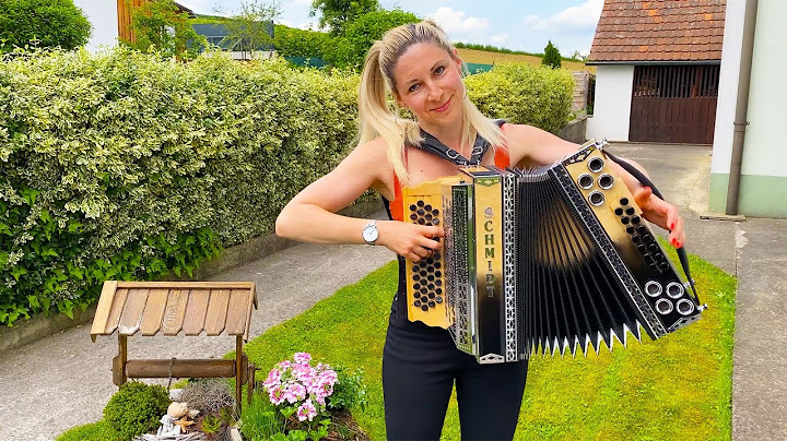Claudia Hinker spielt die BAUERNKIRMES von Slavko Avsenik auf ihrer Steirischen Harmonika!
