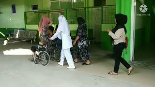 Pasien Rumah Sakit Ibnu Sina  Payakumbuh berhamburan keluar akibat gempa 6,2 SR di Pasaman Barat