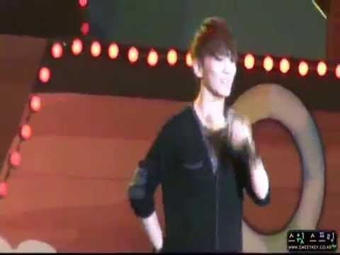 SHINee Mic Drop Style