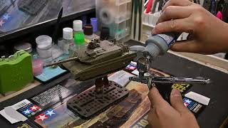 ヨンパチ10式の続き塗ります。