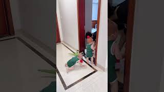 Thumbnail for 把双胞胎赶出家门,可就不能再把我也赶出来了吧! #人类幼崽成长记 #家庭日常 #搞笑一家人