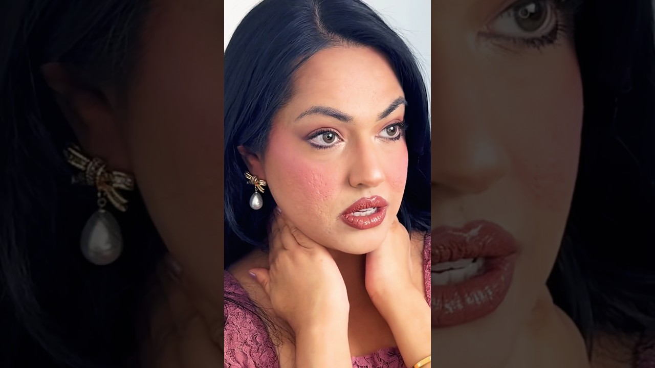 Bow earrings and MAC’s spice lip gloss is the best combo 