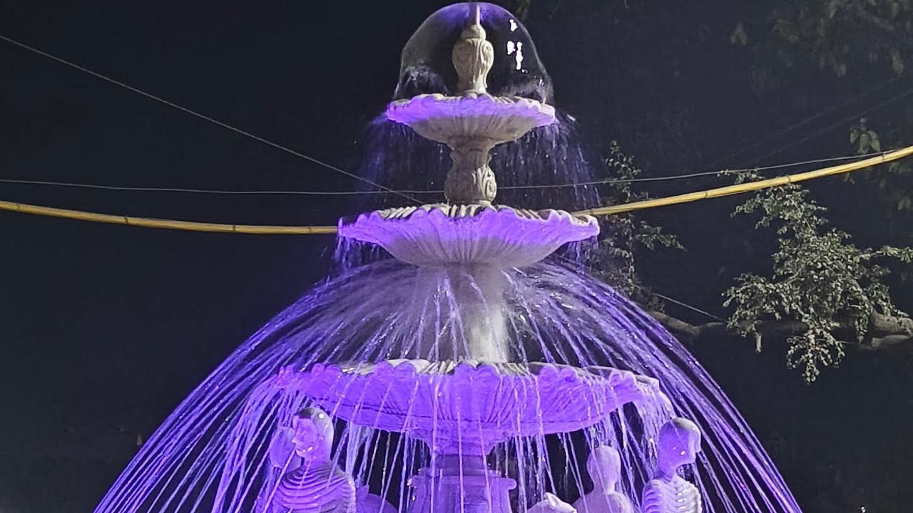 सब लोग एक जैसे नहीं होते कुछ पास होकर भी हमारे नहीं होते और कुछ दूर होकर भी पराए नहीं होते 🙏🏻