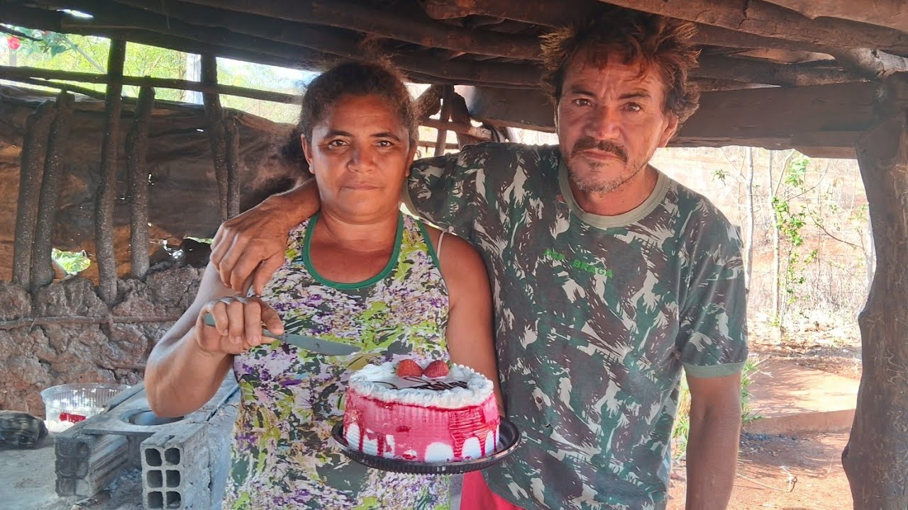 Maria se emocionou com a surpresa de aniversário 