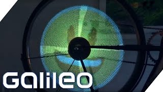 Glowing images in bicycle spokes: The Balights | Galileo | ProSieben screenshot 4
