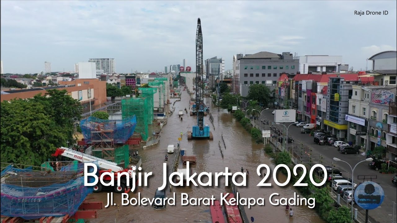 Banjir Jakarta  sekarang 2022 Jl Boulevard Barat Kelapa  