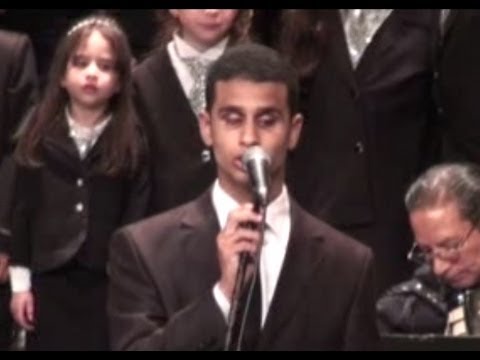 الأرض بتتكلم عربى عمر زكريا حفل مكتبة الإسكندرية يوم 17 أبريل 2013 