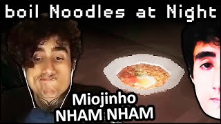 Felps com MEDO de MIOJO À NOITE 🍜 Boil Noodles at Night