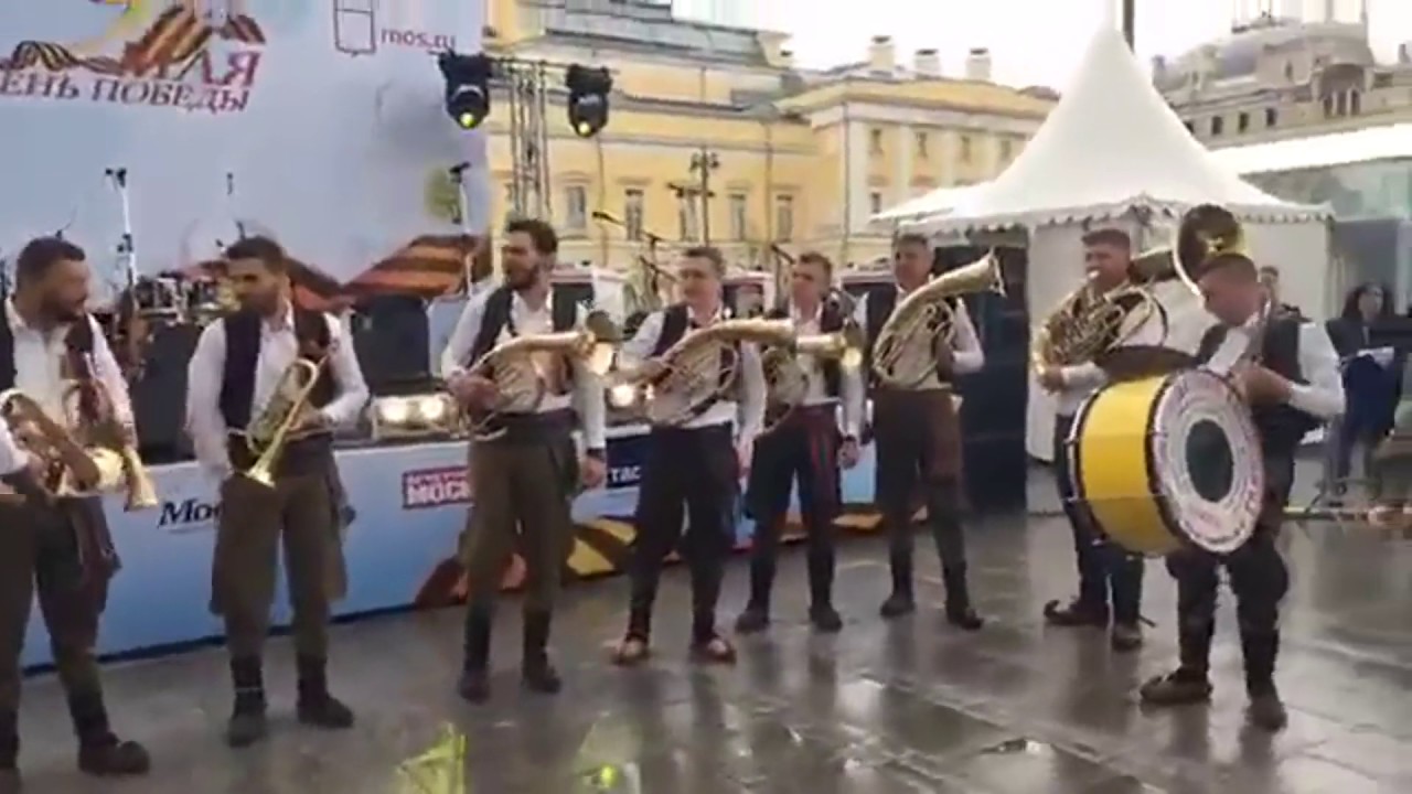 Orkestar Dejana Lazarevica Dan Pobede Moskva 09. 05. 2017 - celo kolo -