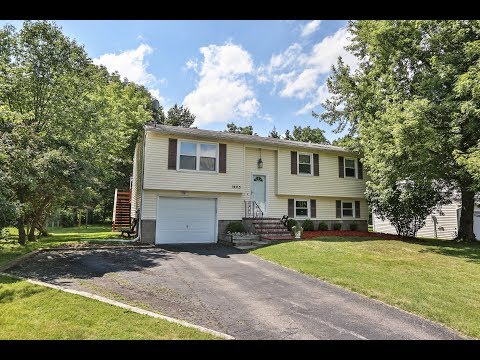 1445 Tudor Way, Farmington, NY home video tour