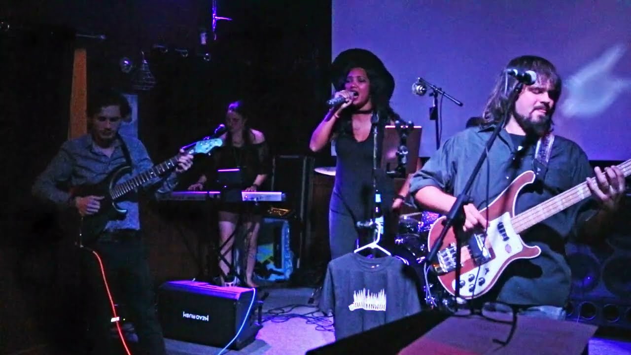 Fleetwood Medley (Autumnwood @ Transit Music Lounge 09/2021)