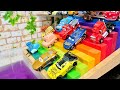 Cars miniature car rolls down colorful rainbow-colored stairs and falls into the water♪