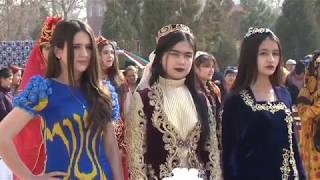 картинка: Рохпаймои ва намоиши хунархои мардуми дар шахри Турсунзода