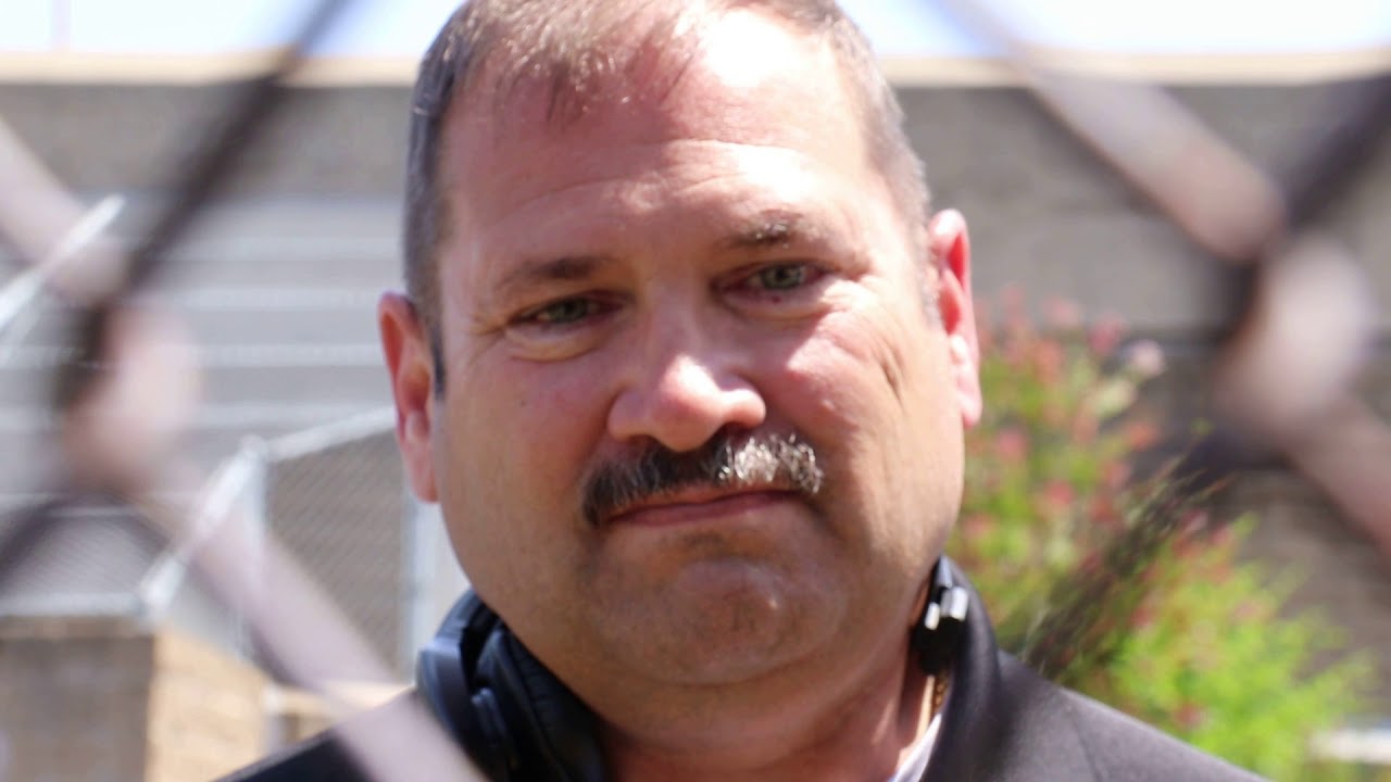 YOU'RE ACTUALLY TRESPASSING RIGHT NOW, I DON'T THINK SO .1ST AMENDMENT AUDIT WITH AV WATCHMEN - YouTube