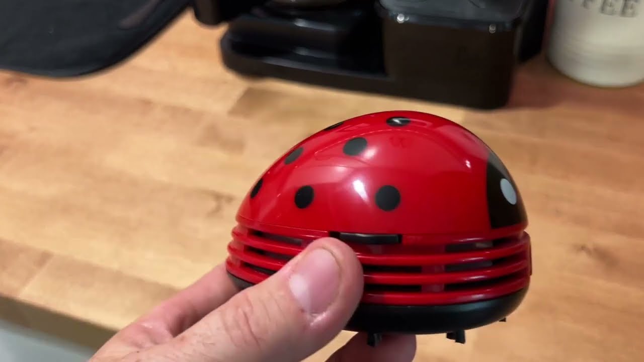 E ECSEM Cute Portable Cartoon Mini Desktop Vacuum Desk Dust Cleaner Crumb Sweeper Review