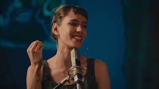 Alba Avilés & Victor Paradis - Ojos Malignos