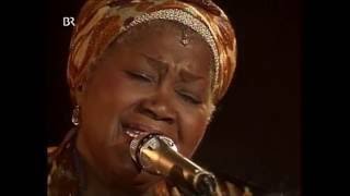 Video thumbnail of "Odetta - Go tell It on the mountain -  Live 1993"