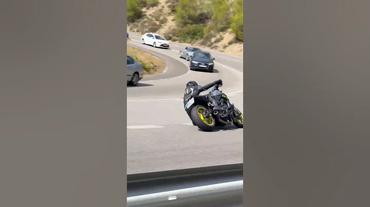 MT09 flyby sound #yamaha #mt09 #motorcycle