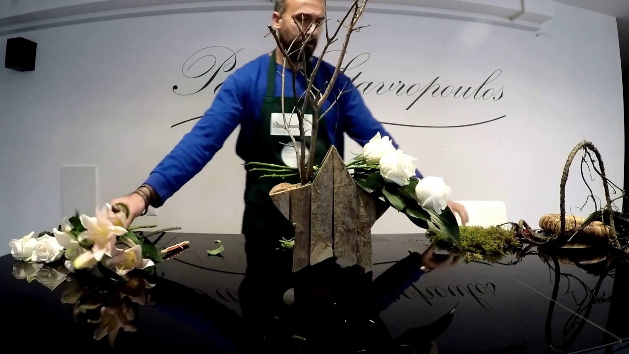 7 minutes easy way Christmas flower arrangement