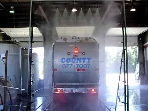 Garbage Truck Wash - YouTube
