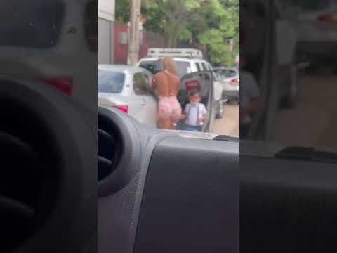Mamá Fitness Primer día de Clases Aguascalientes Madre Vestida Provocativa Causa Polémica