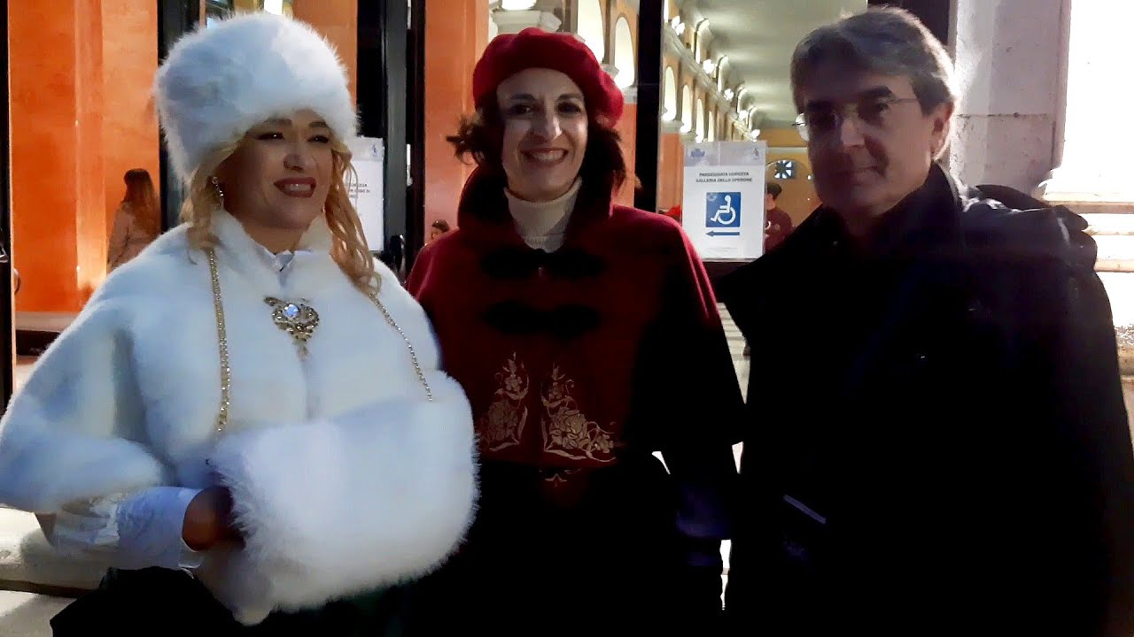CAGLIARI , ALLA PASSEGGIATA COPERTA DEL BASTIONE DI SAINT REMY LA MAGIA DELLA 