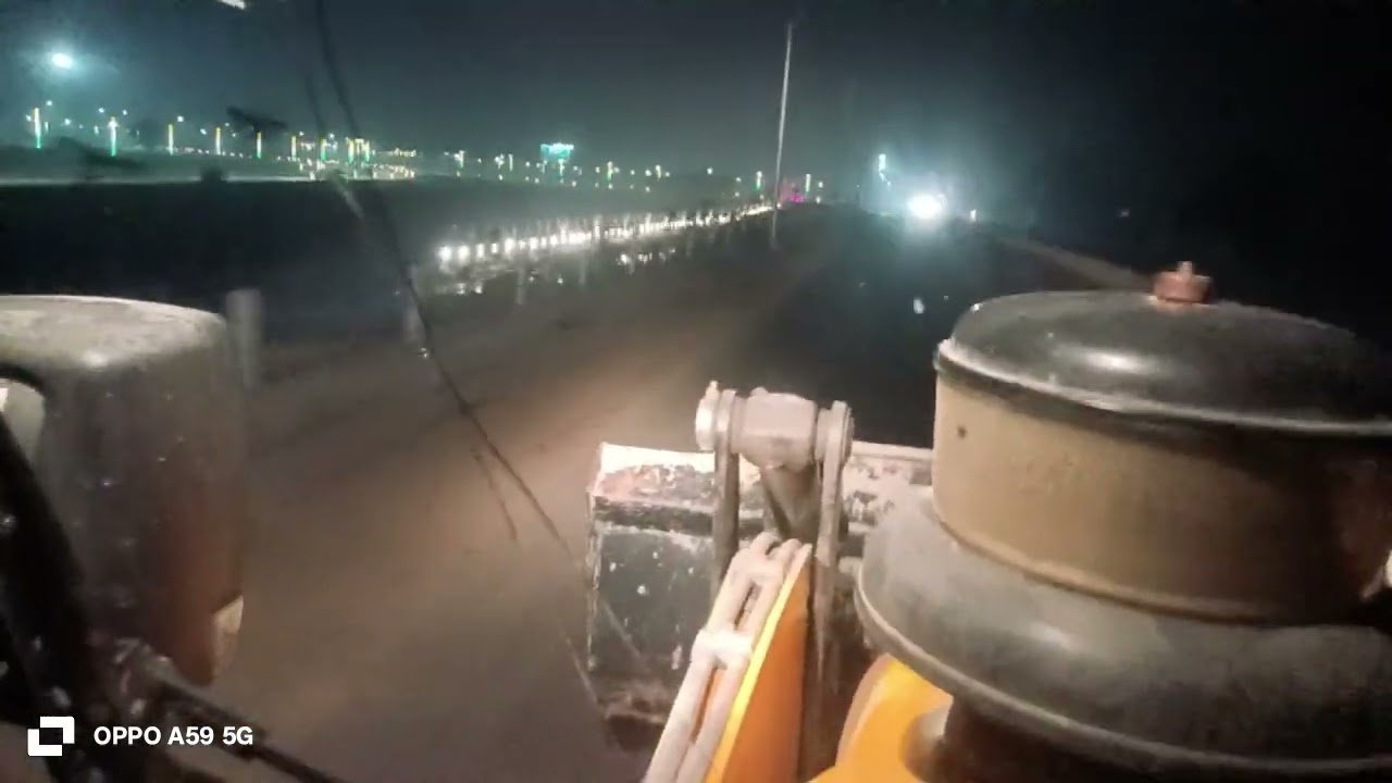 Yahi kam h hamara dilli me khudai aaor ::::::::::: band nahi hoga kyo ki sab karn h chota kapra