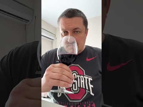 Вино из пластиковых бутылок! Красное сухое Саперави!
