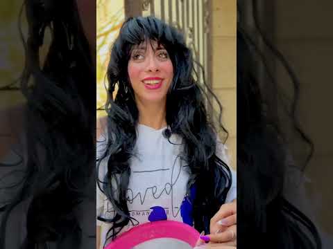 عايش معها في الفلا