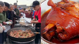 The great brother cooks 250 pounds of delicious elbow meat for the elderly people in rural areas