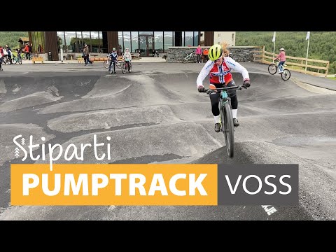 Pumptrack i Voss | Sykle på en stor pumptrack i Myrkdalen med utsikt mot fjellet i Norge | 850 kvm
