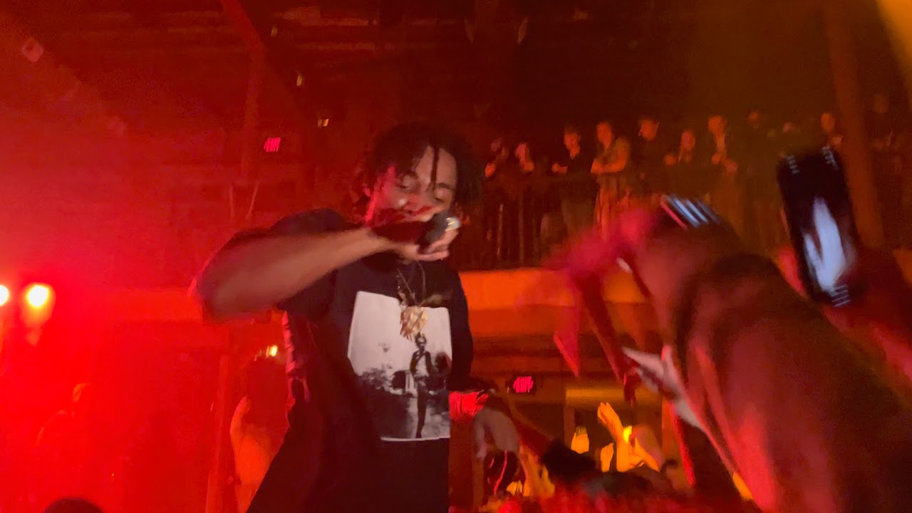 ZelooperZ - Each and Every Moment (LIVE in Pontiac)