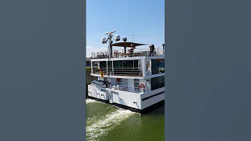 ??? Vlissingen Netherlands ???? Sluicebox @TravelwithHugoF  #boatlock #sluicebox #sluice #sluis