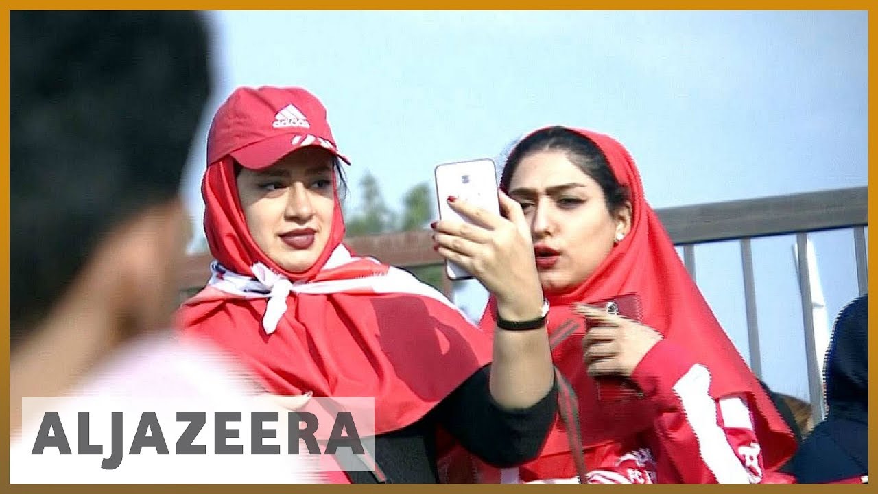 🇮🇷 ️⚽️ كرة القدم الإيرانية تصل إلى آفاق جديدة، والمشجعات يطالبن بالمشاركة | الجزيرة الإنجليزية