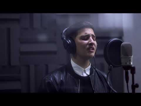 أمير دعنا سوف نبقى هنا أبكي على قدس الهوى 