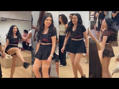 الراقص ة دينا تفتتح أكاديمية لتعليم الرق ص الشرقي في مصر