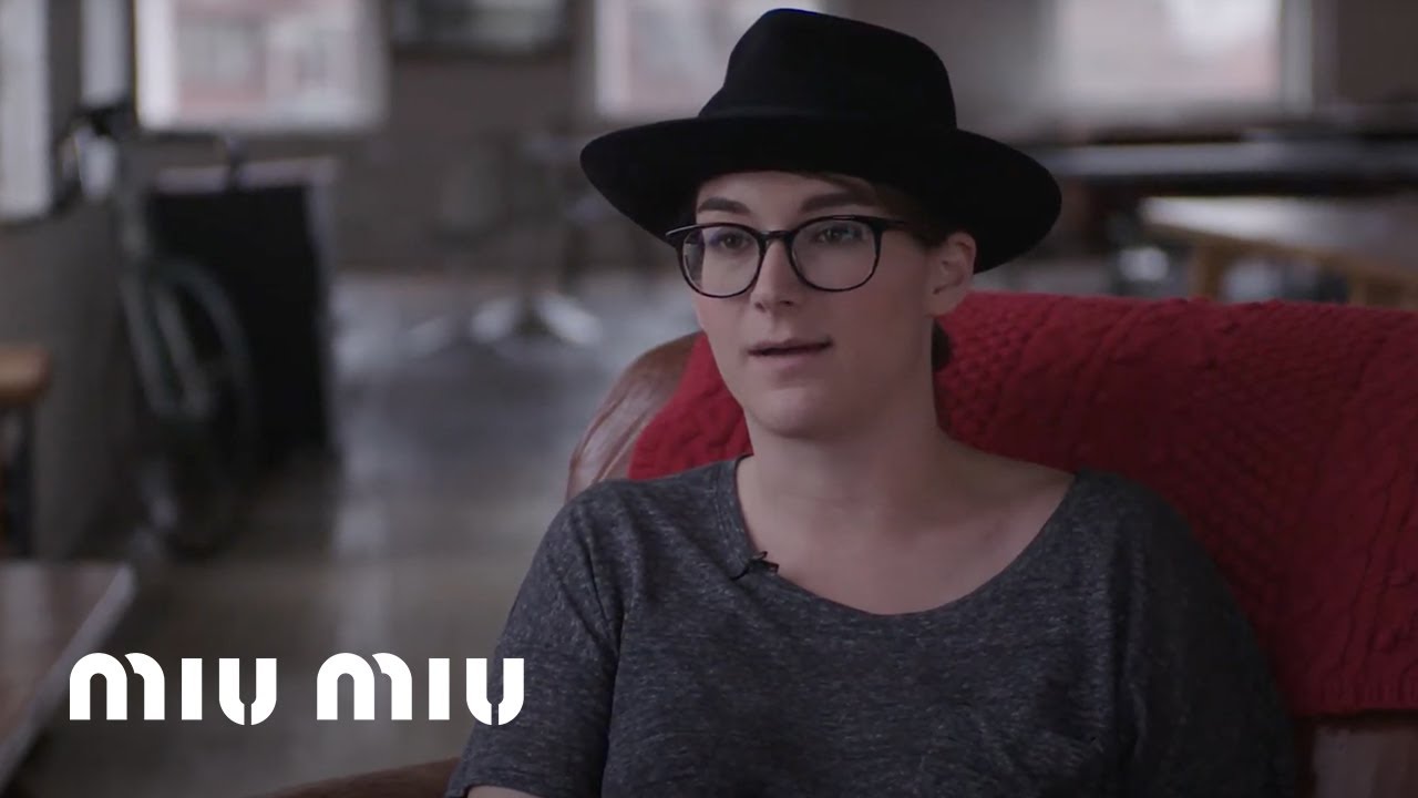 Hello Apartment - Liz Hannah Interview