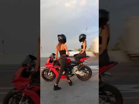 чуть не ударила пассажирку ногой #мотоТаня мой тренд  #motoTanya bmw s1000rr moto girl bike girl