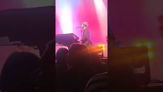 Tom Odell - Dancing in the Dark (Bruce Springsteen cover) live in Prague, Forum Karlín, 06/26/2022