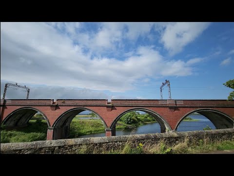 Walking to Dams to Darnley Country Park, Scotland (HEVC, H.265)