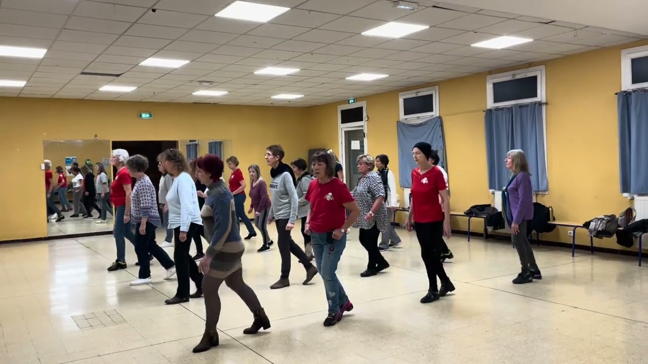 Christmas is everywhere (Christmas line dance)