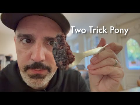 Reviewing the best BLACK PUDDING in Berlin at Two Trick Pony