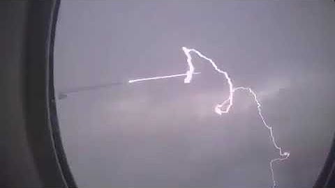 Lighting strikes on aeroplane discharge with static wick #shortvideo #shorts #trending #viral #video