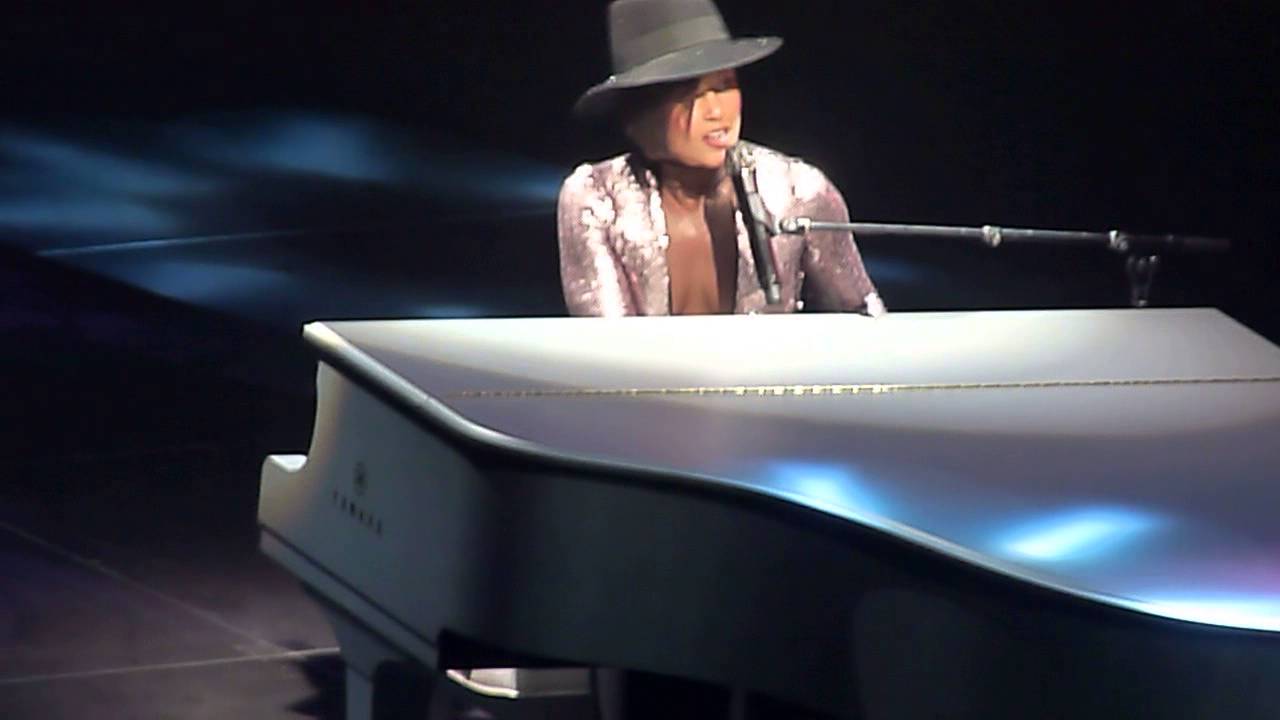 Download Alicia Keys - Tears Always Win - live Manchester 24 may 2013 - HD