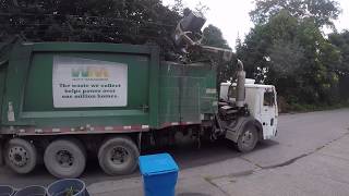 WM Heil Python 103000 revving and packing trash 8/3/18